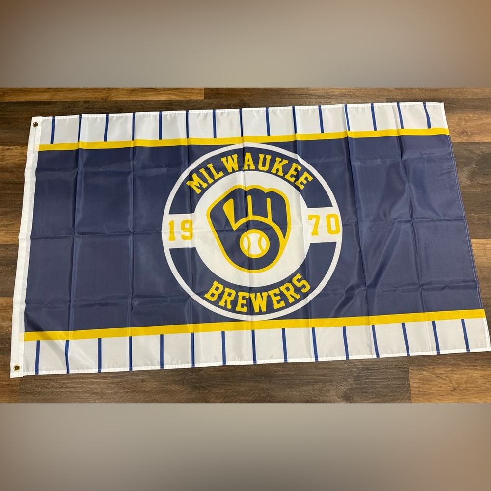 Milwaukee Brewers flag 3x5 ft. banner new in package double sided